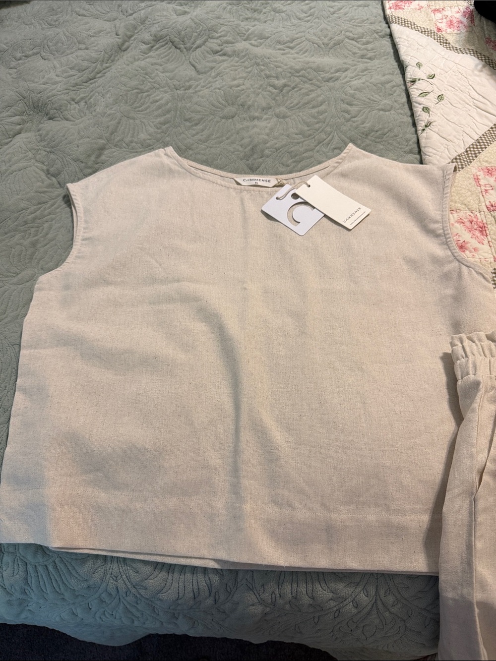 Commense Cream Linen Blend Women’s Shorts Set Top